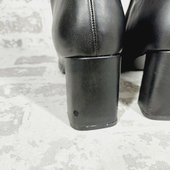 Steve Madden Woman HARL Black Ankle Bootie V398 - Picture 6 of 13